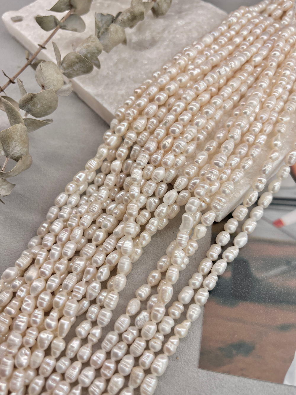 Натуральный жемчуг рис, кремовый, 5-6 мм, нить 34 см