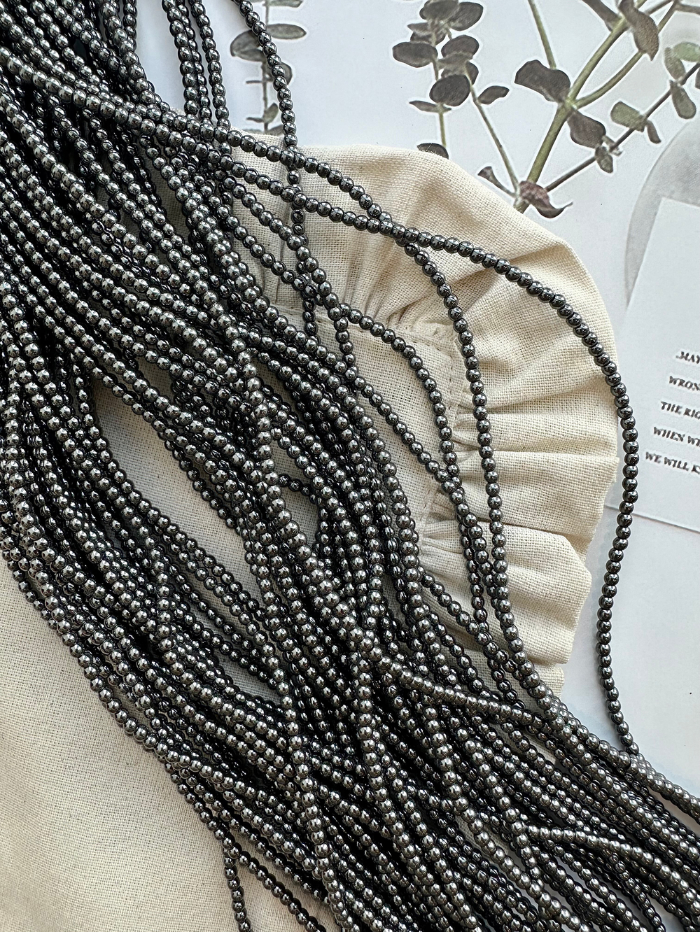 Нить бусин из гематита 3мм