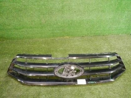 Решетка радиатора Lada Vesta (2015-н.в.)