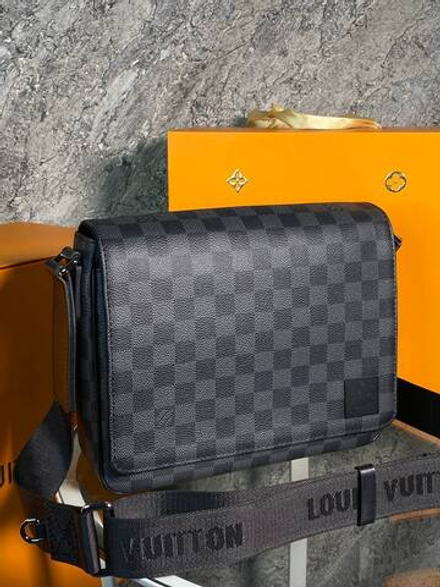 Сумка-мессенджер Louis Vuitton