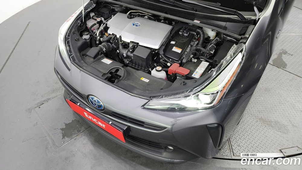 Toyota Prius 4 Generation 1.8 (03.2022)