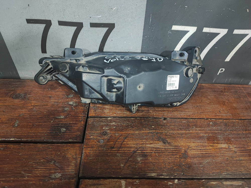 ПТФ передняя правая LED Volvo XC60 2 16-21 Б/У Оригинал 31434667