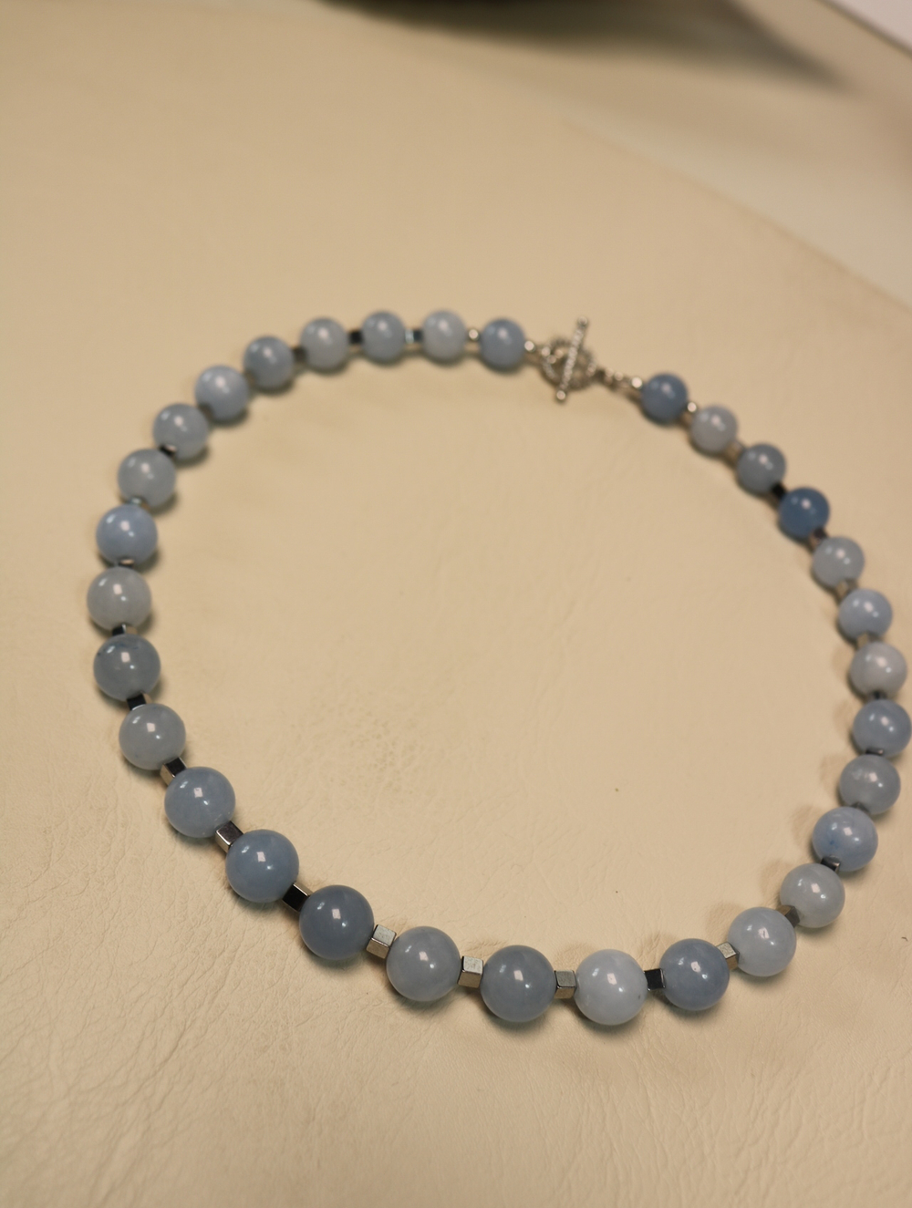 Чокер из аквамарина "Линия горизонта"