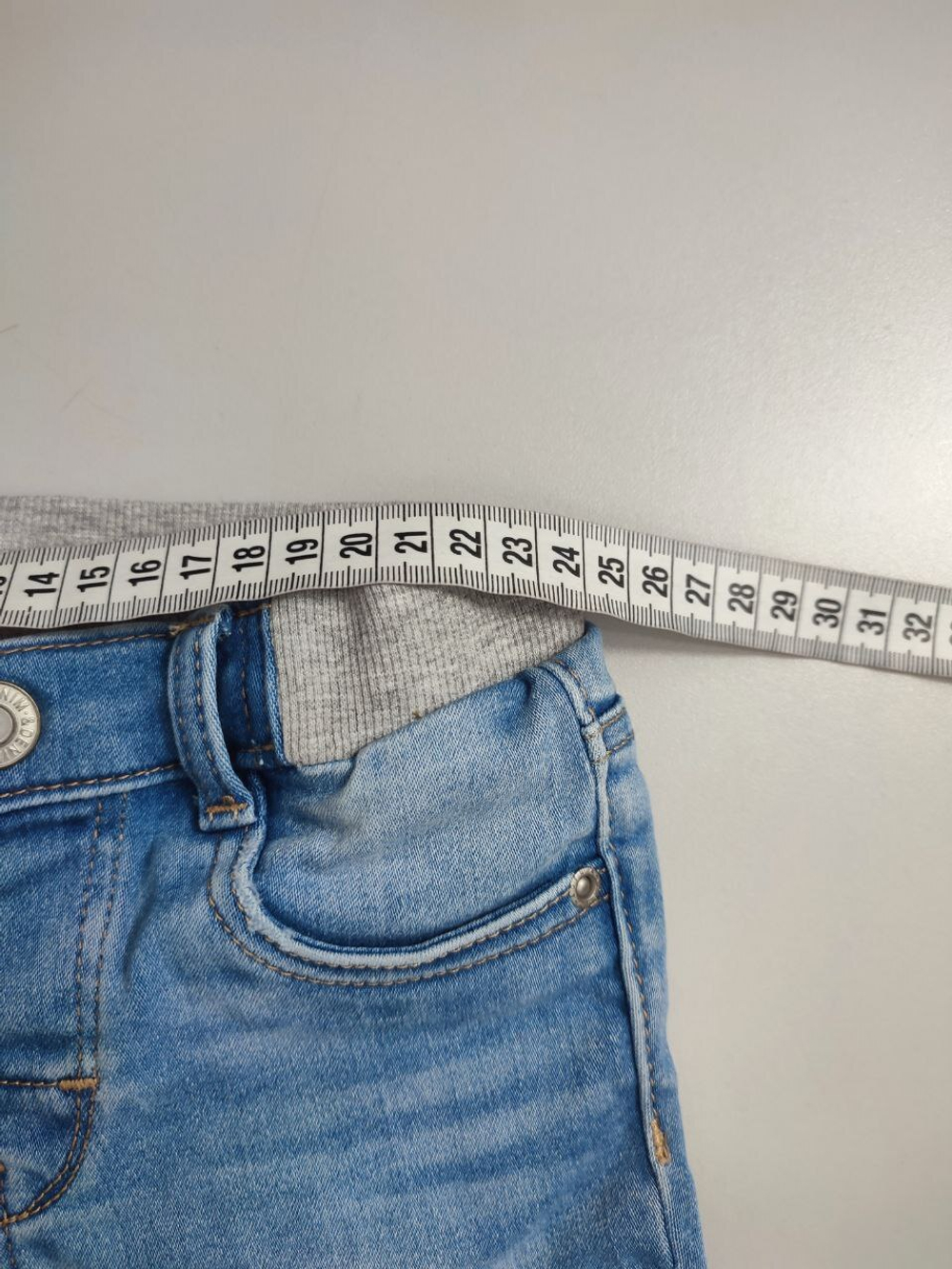 Джинсы светлые на 1-1,5 года