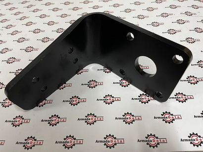 Кронштейн крыла 3CX (правый, уголок) | 331/31148 | Spare Parts