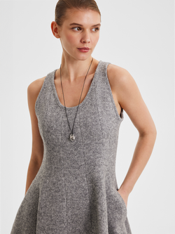 Свободное платье с юбкой-тюльпан