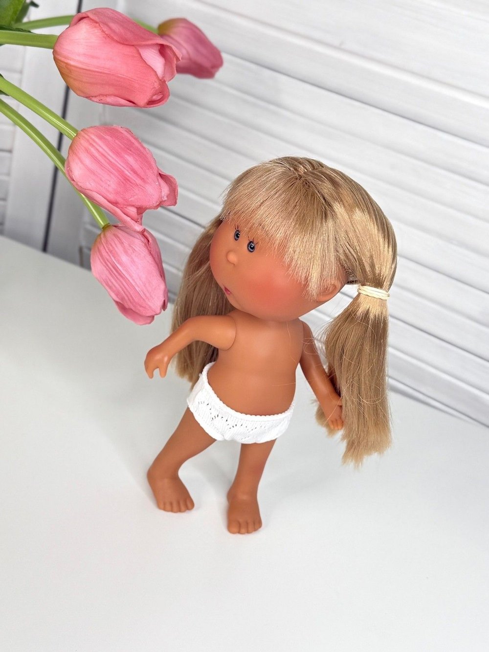 Кукла Nines виниловая 23см Little Mia Latina без одежды (3199WL1)