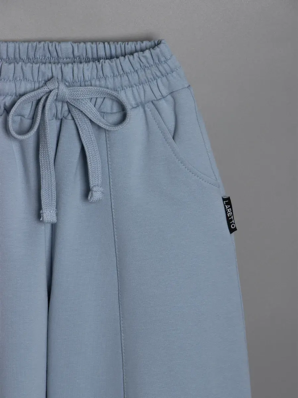 Спортивный костюм для девочки в школу