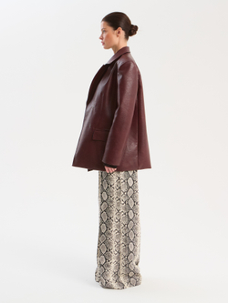 Полупальто из экокожи