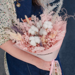 110. Нежный долговечный декоративный букет из сухоцветов