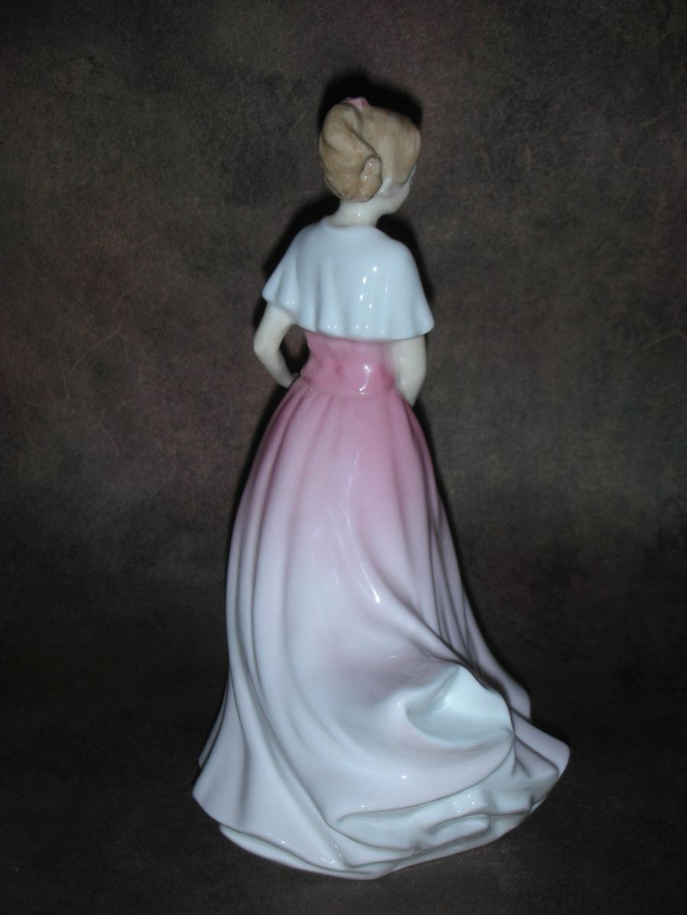 Статуэтка. Фарфор. Дама Джулия. Royal Doulton. Англия