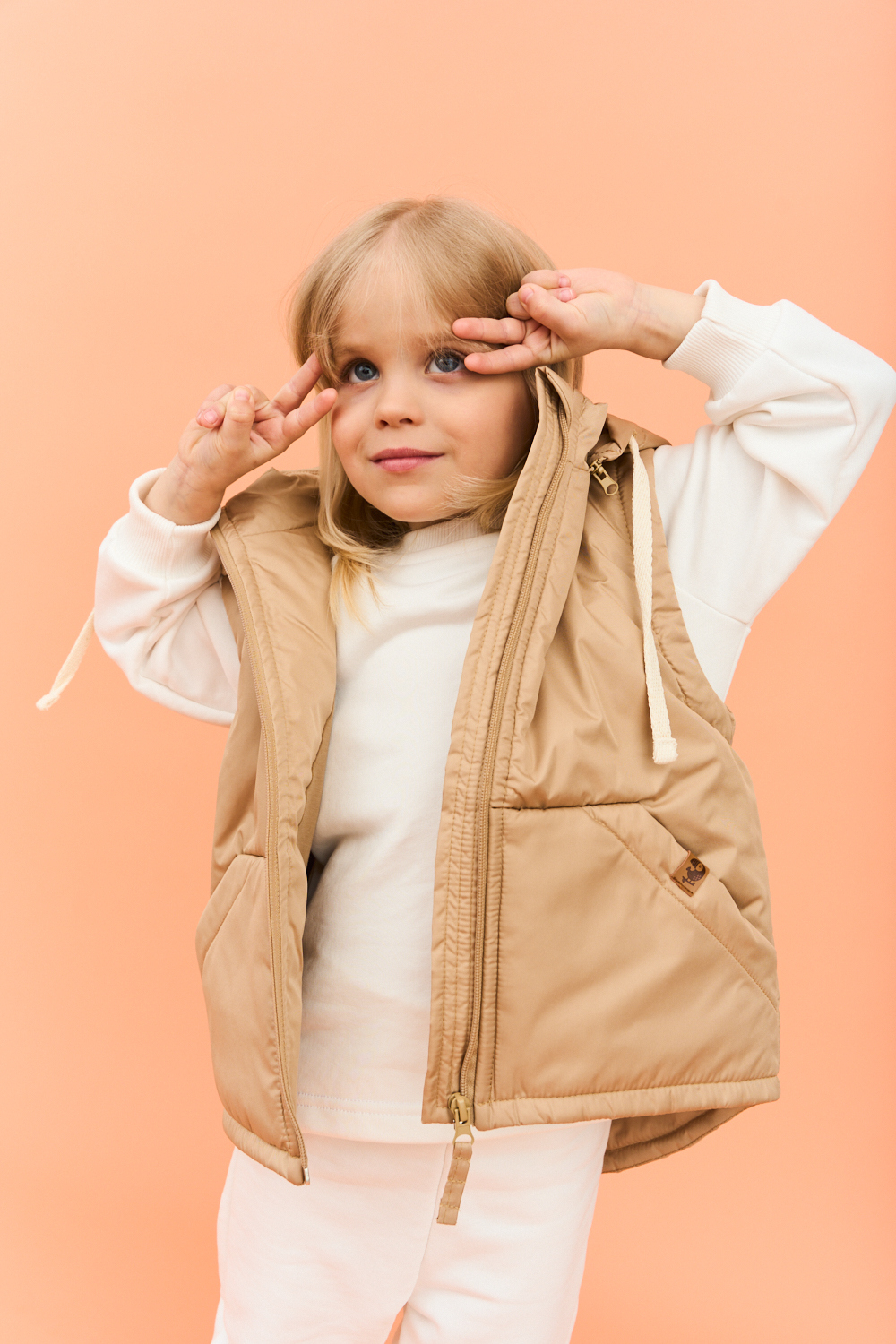 Демисезонный жилет бронза