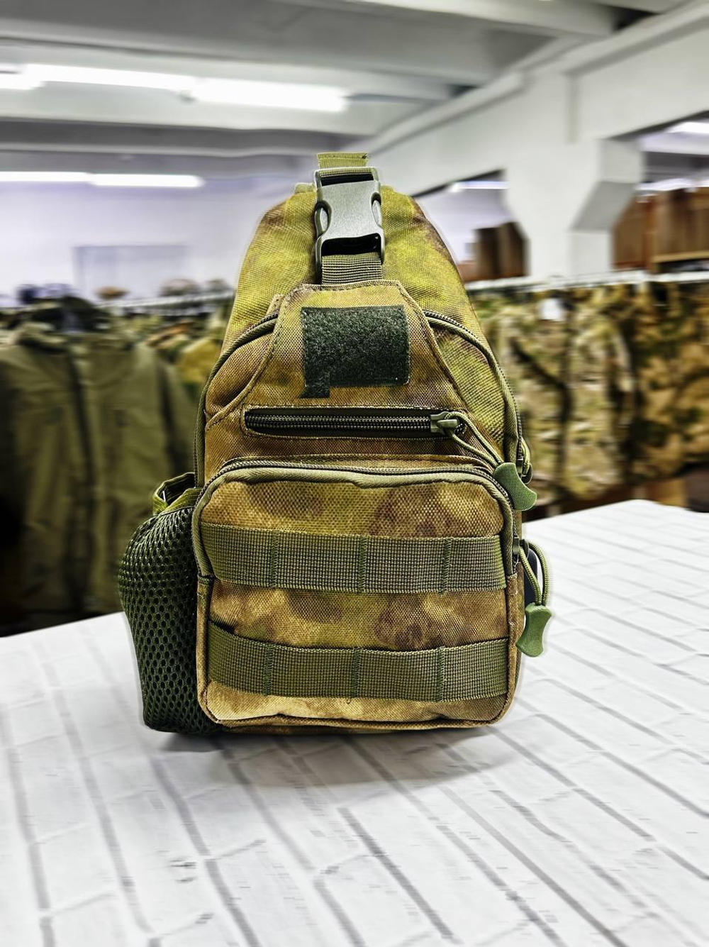 Тактическая плечевая сумка / мох