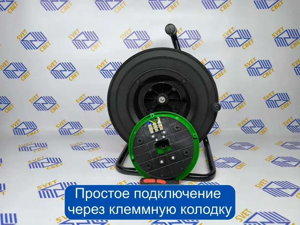 Катушка 4 розетки с заземлением с крышками IP44, УХЛ2