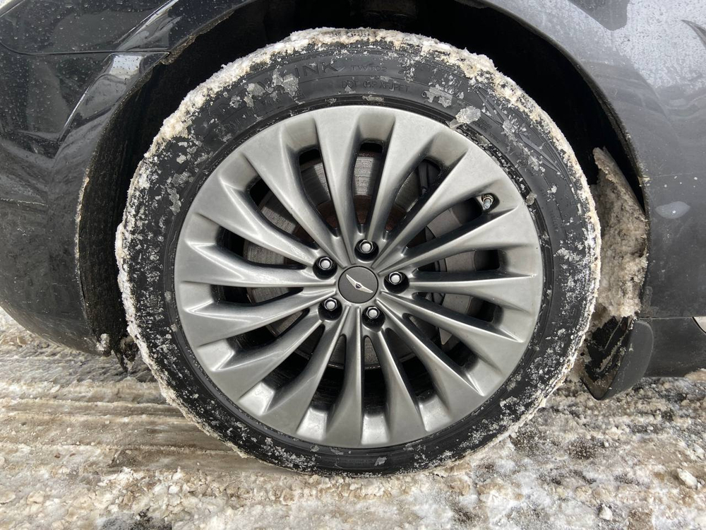 Genesis G90 Royal 5.0 T-GDI 8AT 4WD