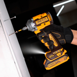 Аккумуляторный бесщеточный ударный гайковерт INGCO COSLI23048 20 В 1/2" 405 Нм с фонарем