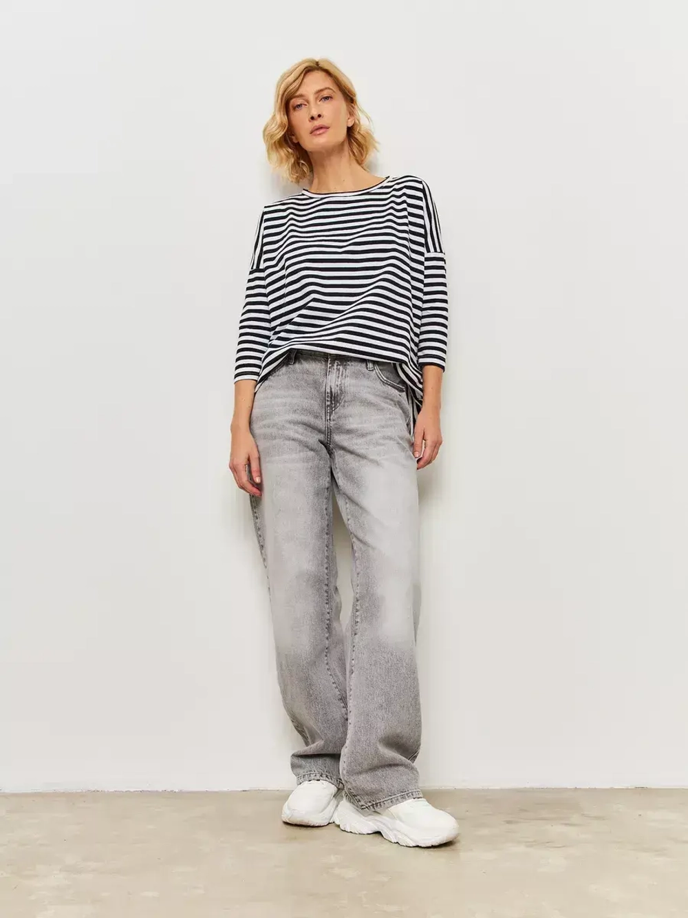 Лонгслив тельняшка оверсайз с рукавом 3/4