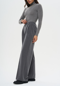 Брюки с простроченными стрелками