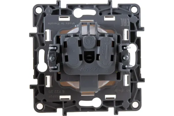 Розетка Legrand Etika без заземления белая 25656