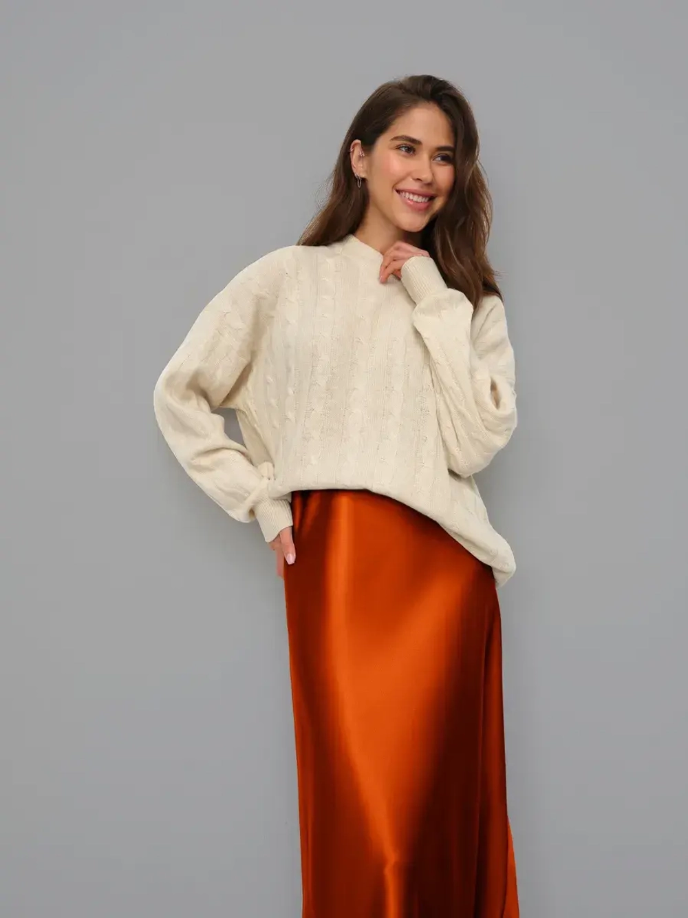 Юбка весенняя, атласная плотная, на резинке