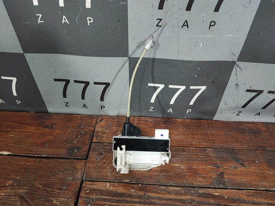 Доводчик задний правый BMW X6 (F16) 14-19 Б/У Оригинал 51227474646