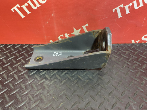 Кронштейн амортизатора переднего