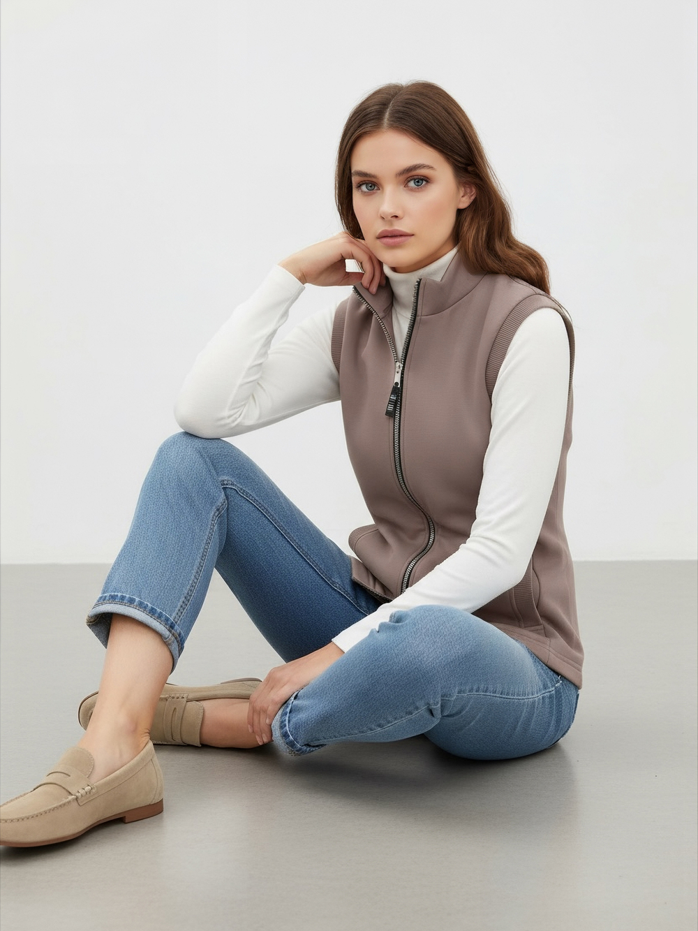 Жилет с начесом на молнии