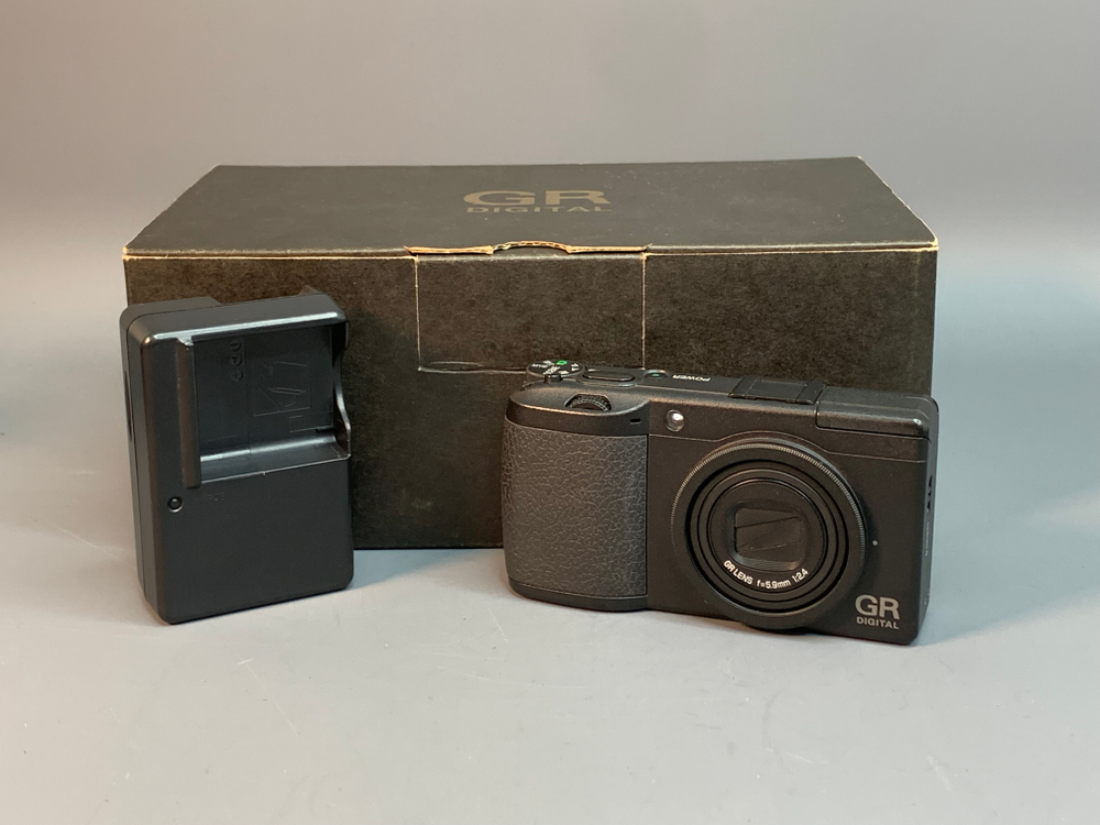 Ricoh GR II