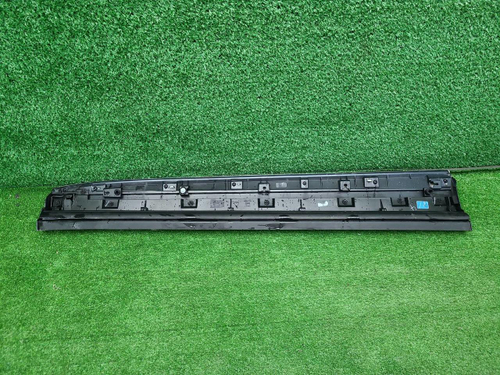 Накладка двери передняя правая Geely Monjaro 21-нв