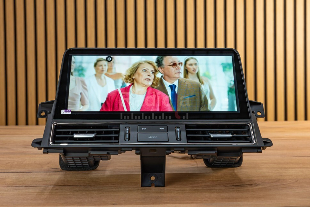 Магнитола с беспроводной зарядкой для Nissan Patrol Y62 2010-2015 - Radiola RDL-Patrol монитор 12.3" на Android 12, 6Гб+128Гб, CarPlay, SIM-слот