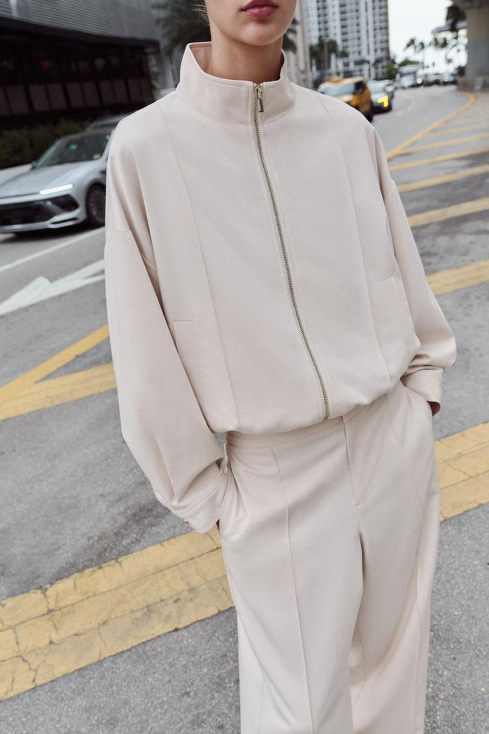 ZARA БОМБЕР С ВОРОТНИКОМ-СТОЙКОЙ, ЭКРЮ