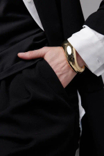 Браслет Le Form жесткий, разъемный, гладкий в форме волны, оттенок золото