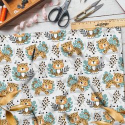 Ткань сатин тигрята на листочках