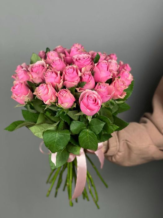 Букет роз Селебрити 40 см (под ленту)
