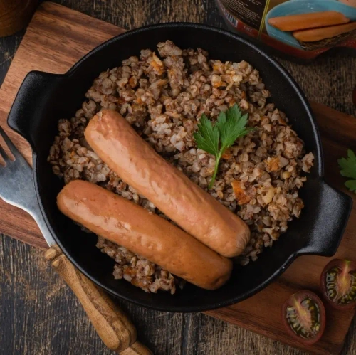 Сосиски с гречневой кашей Кронидов