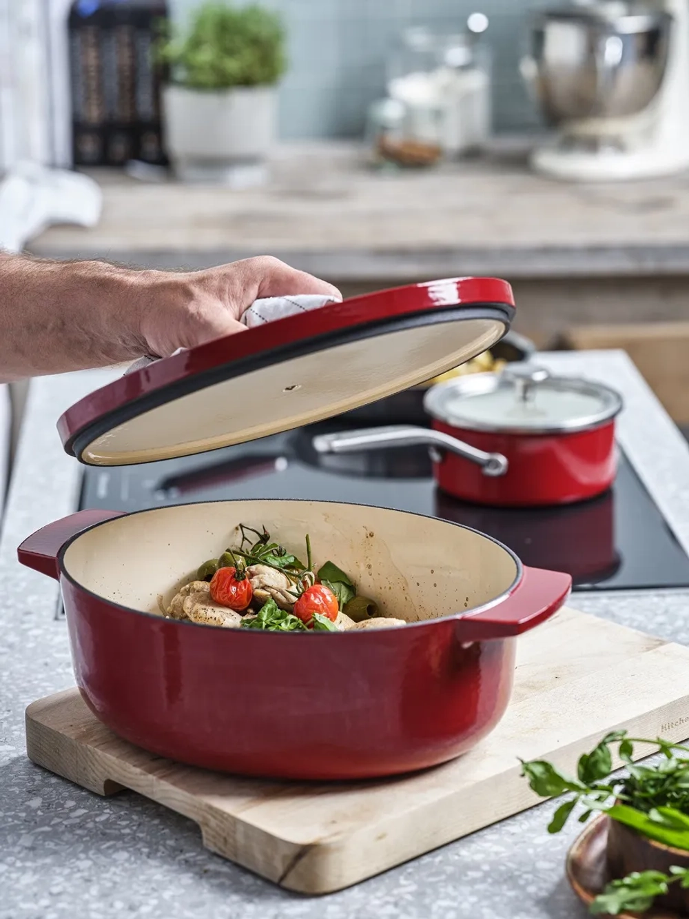 KitchenAid Овальный чугунный кастрюля 30 см 5,6 л красный EAN 4894871009271