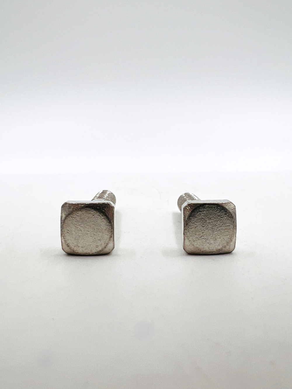 Болт клеммы аккумулятора для автомобилей марки ВАЗ М6х30 комплект 2 шт