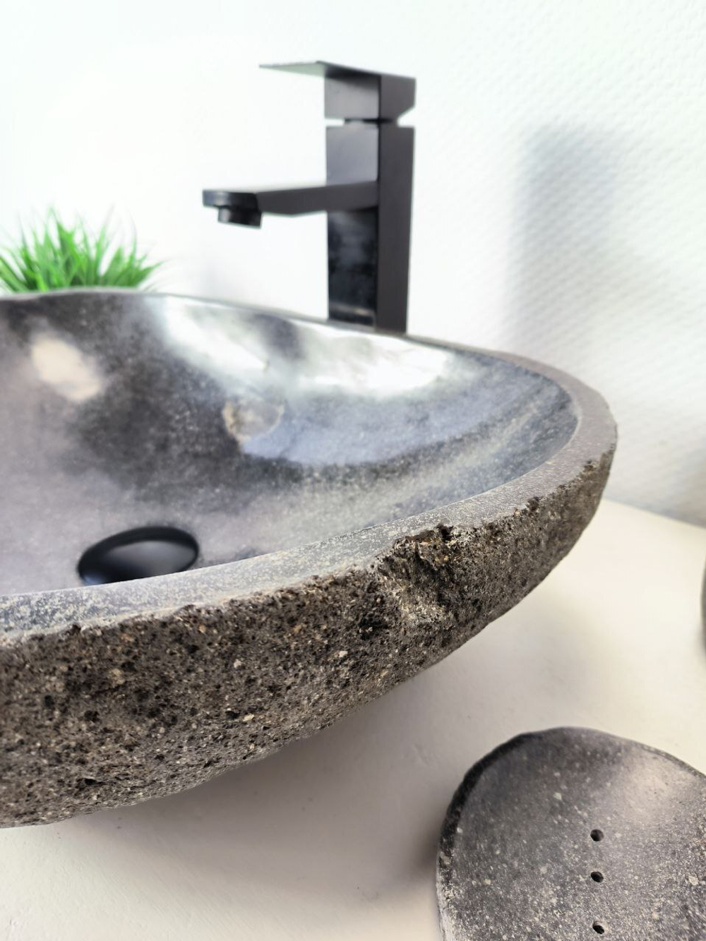 Раковина из речного камня RS-66003 47х36х15 из натурального камня