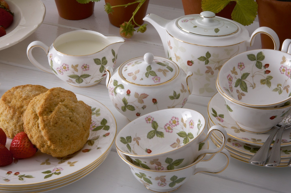 Wedgwood - Чайная чашка с блюдцем Wild Strawberry 170мл / артикул   1053287  / GTIN 4582112839557