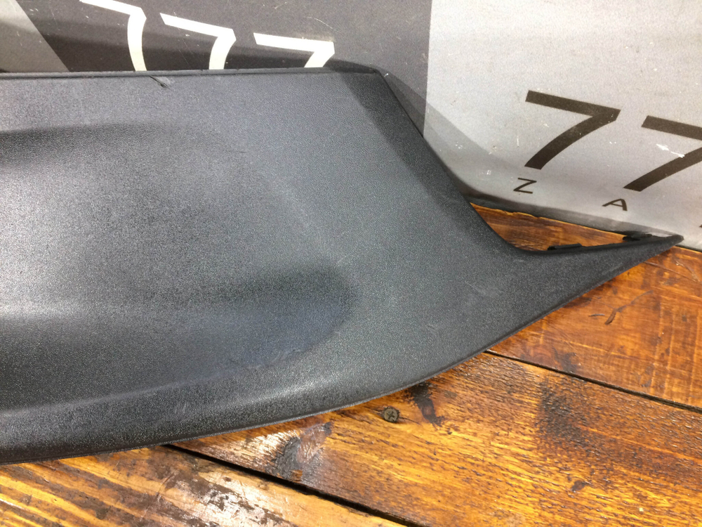 Накладка переднего бампера Volvo V40 Cross Country 12-19 Б/У Оригинал 31353341