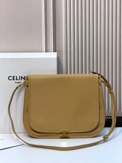 Сумка CELINE SOFT TRIOMPHE BESACE IN SUPPLE SHINY LAMBSKIN