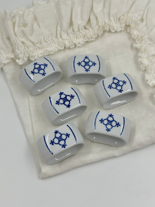 Кольцо для салфетки с синим узором