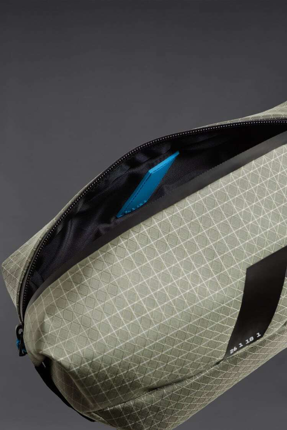 ZARA НЕСЕССЕР ИЗ ТКАНИ РИПСТОП, ЗЕЛЕНЫЙ