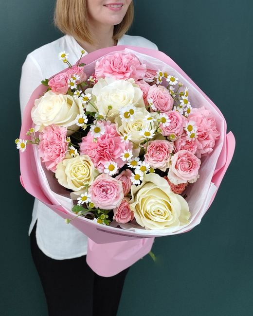 Нежный букет из розы, диантуса и ромашки(00252)