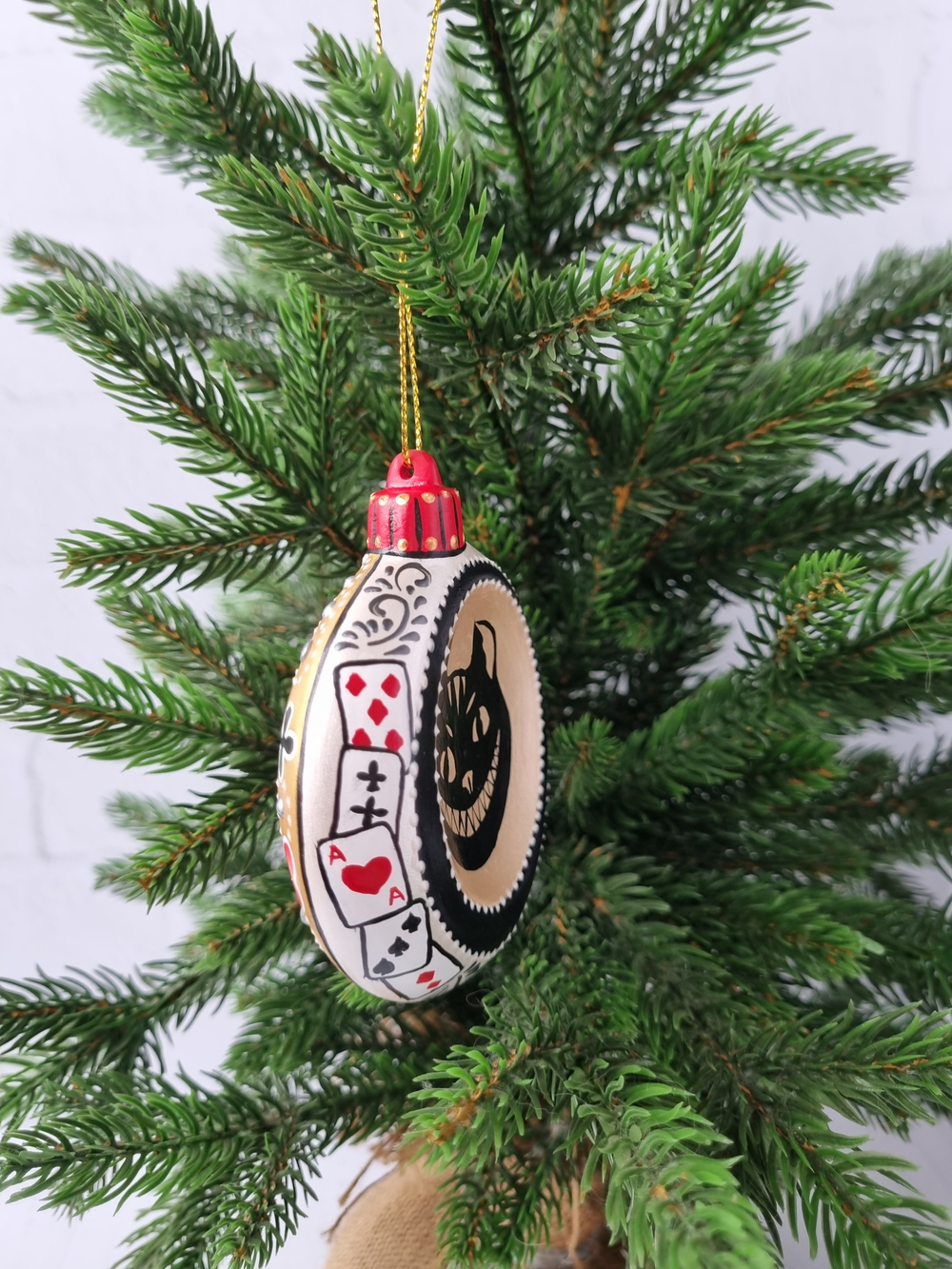 Часы из Алисы ёлочная игрушка из фарфора