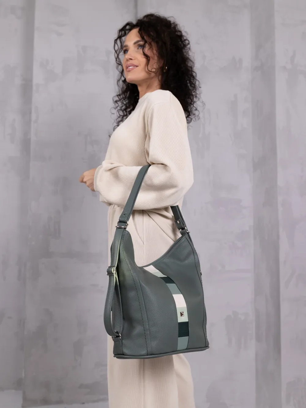 Сумка рюкзак большая через плечо трансформер