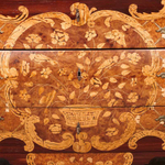 Комод с художественной инкрустацией