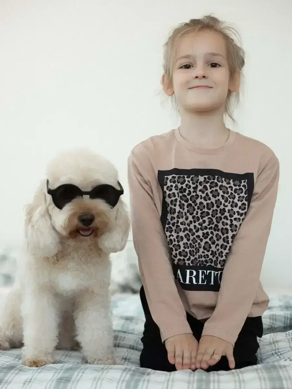 Костюм для девочки бежевый в школу