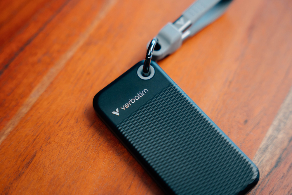 Внешний накопитель Verbatim Pocket SSD 1TB, USB 3.2 Gen2, R/W 1000/1000 МБ/с черный/серый