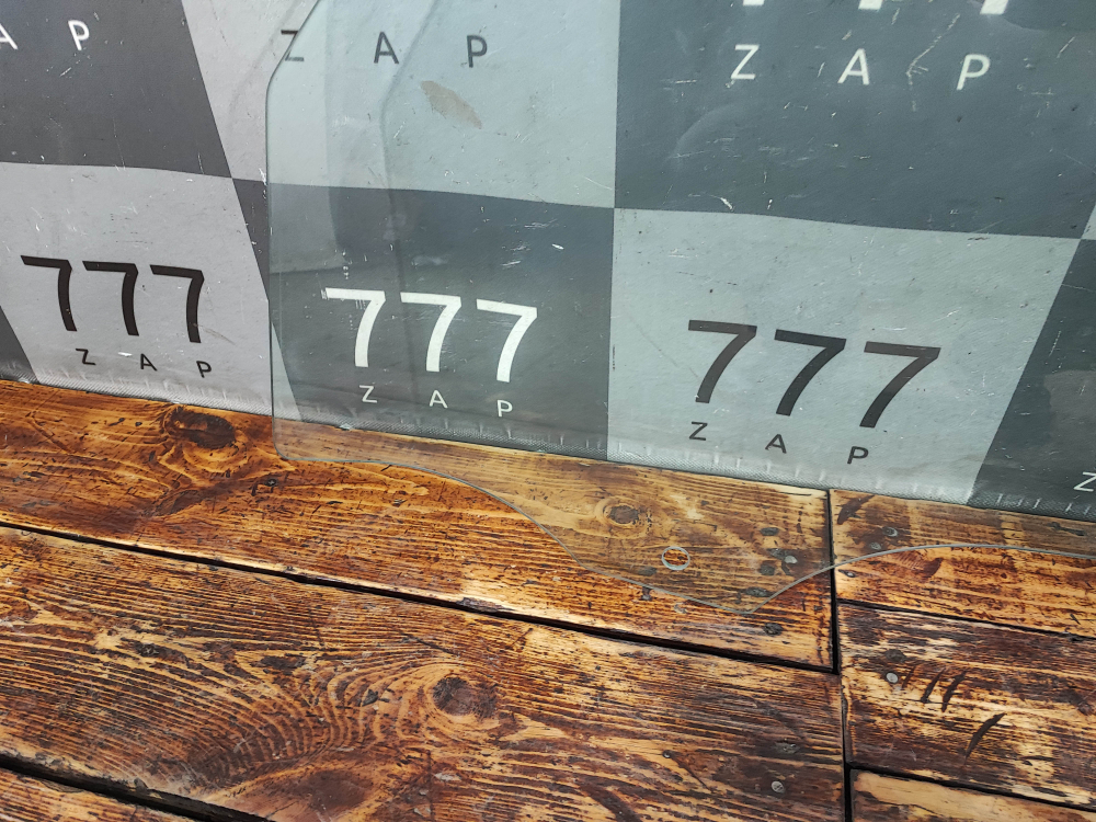 Стекло двери передней левой Tank 300 20-нв Б/У Оригинал 6103101XKM14A